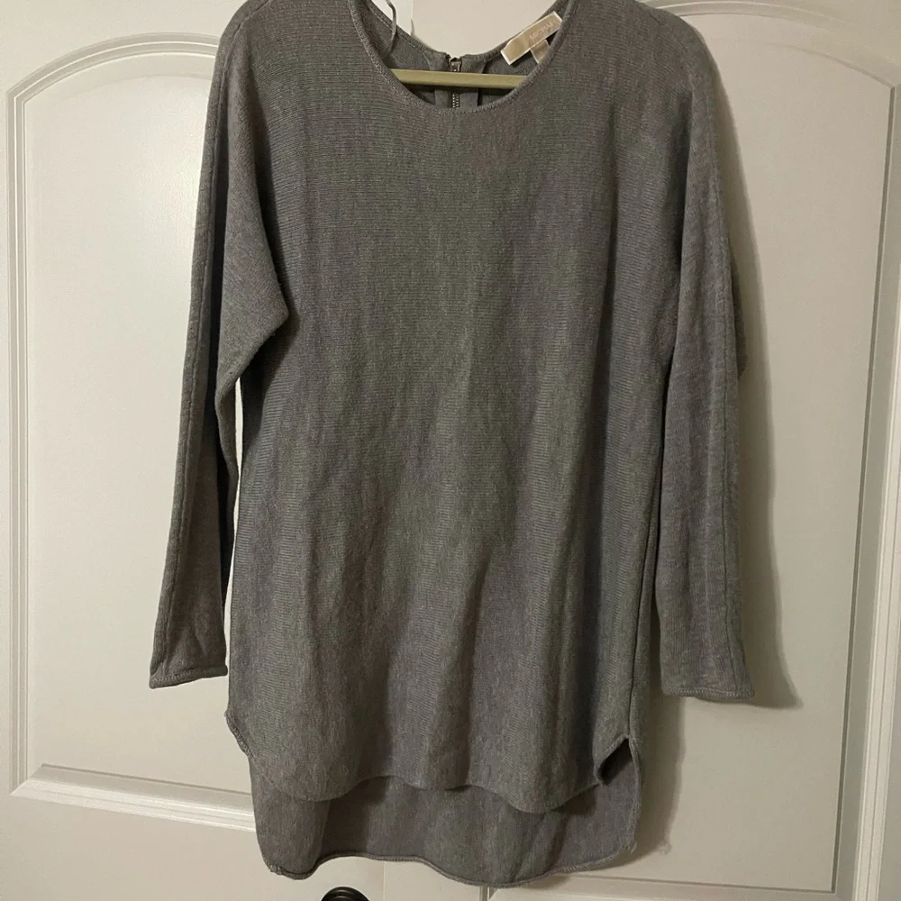 Sweater - Picture 1 of 3